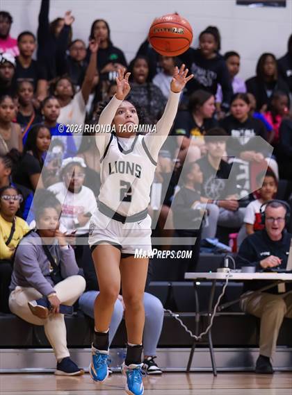 Thumbnail 1 in Randle vs. Foster (UIL 5A Region 3 Quarterfinal) photogallery.