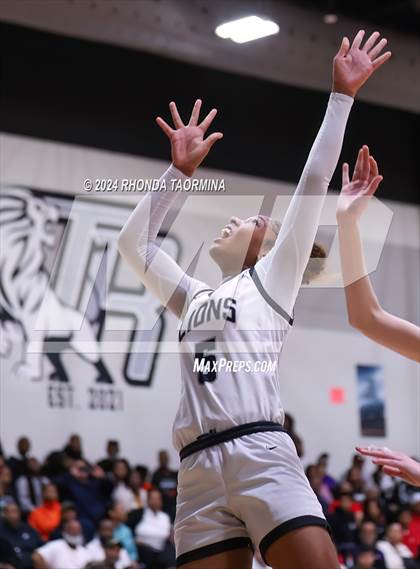 Thumbnail 2 in Randle vs. Foster (UIL 5A Region 3 Quarterfinal) photogallery.