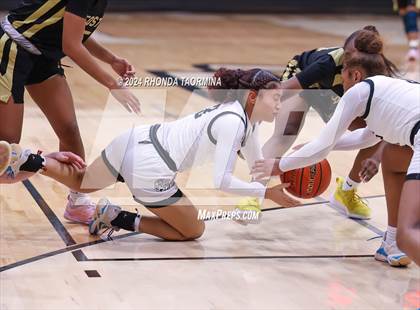 Thumbnail 3 in Randle vs. Foster (UIL 5A Region 3 Quarterfinal) photogallery.