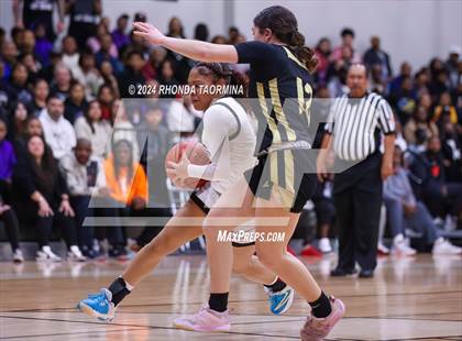 Thumbnail 1 in Randle vs. Foster (UIL 5A Region 3 Quarterfinal) photogallery.