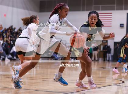 Thumbnail 2 in Randle vs. Foster (UIL 5A Region 3 Quarterfinal) photogallery.