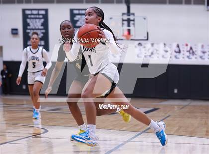 Thumbnail 2 in Randle vs. Foster (UIL 5A Region 3 Quarterfinal) photogallery.
