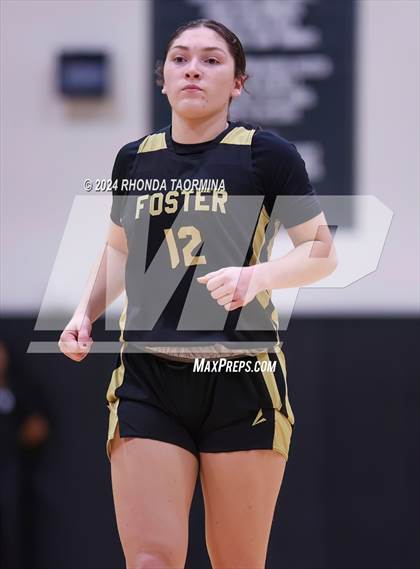 Thumbnail 2 in Randle vs. Foster (UIL 5A Region 3 Quarterfinal) photogallery.