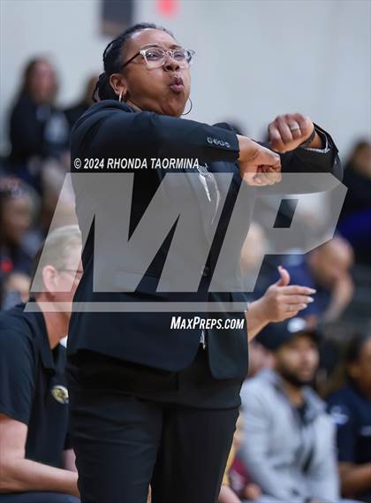 Thumbnail 1 in Randle vs. Foster (UIL 5A Region 3 Quarterfinal) photogallery.