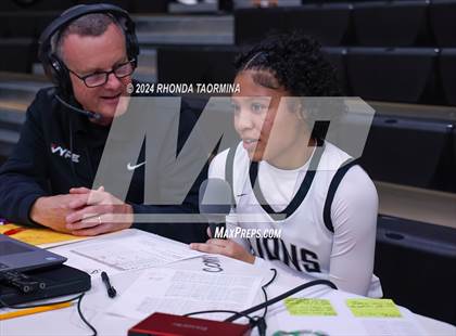 Thumbnail 1 in Randle vs. Foster (UIL 5A Region 3 Quarterfinal) photogallery.