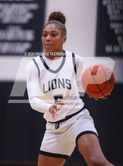Thumbnail 1 in Randle vs. Foster (UIL 5A Region 3 Quarterfinal) photogallery.