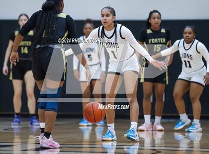 Thumbnail 1 in Randle vs. Foster (UIL 5A Region 3 Quarterfinal) photogallery.