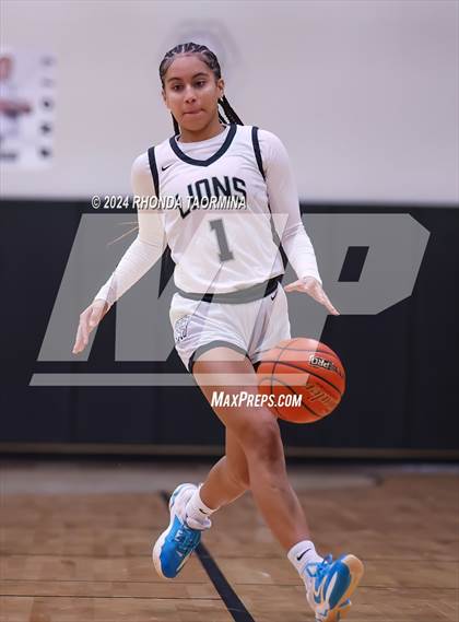 Thumbnail 1 in Randle vs. Foster (UIL 5A Region 3 Quarterfinal) photogallery.