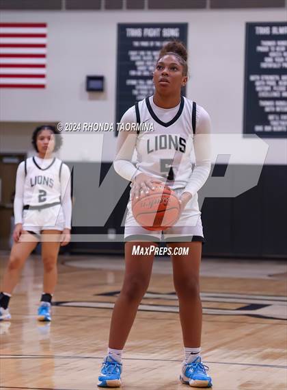 Thumbnail 1 in Randle vs. Foster (UIL 5A Region 3 Quarterfinal) photogallery.