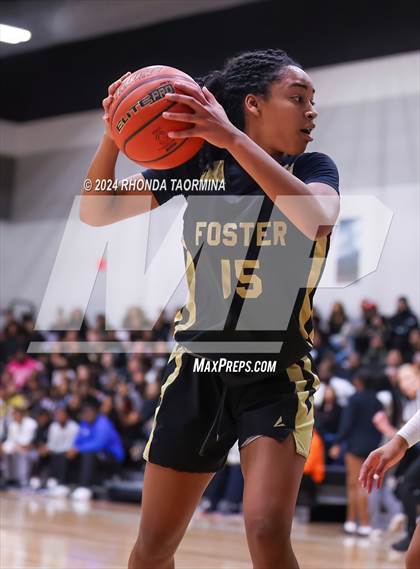 Thumbnail 1 in Randle vs. Foster (UIL 5A Region 3 Quarterfinal) photogallery.