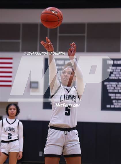 Thumbnail 2 in Randle vs. Foster (UIL 5A Region 3 Quarterfinal) photogallery.