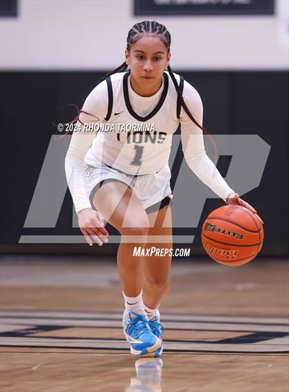 Thumbnail 2 in Randle vs. Foster (UIL 5A Region 3 Quarterfinal) photogallery.