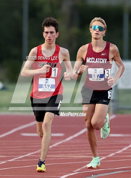 Thumbnail 2 in Halden Invitational - 3200 Meter photogallery.