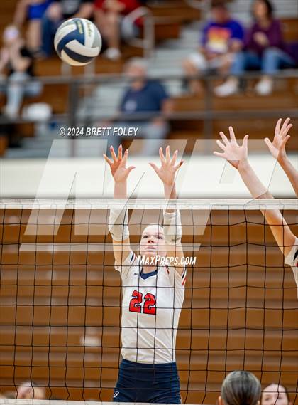 Thumbnail 1 in Lincoln High vs. Millard South photogallery.