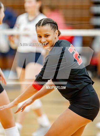 Thumbnail 2 in Lincoln High vs. Millard South photogallery.