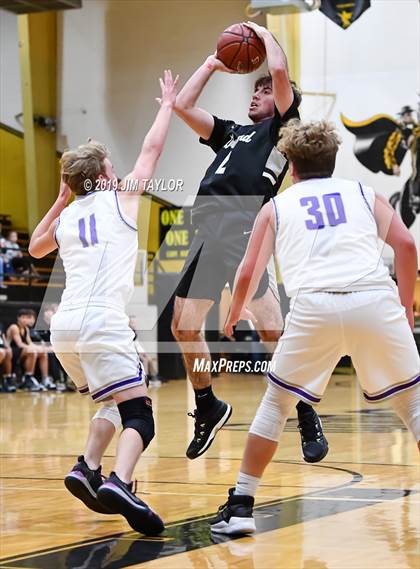 Thumbnail 3 in Graford vs Tolar (Fantasy of Lights tournament) photogallery.