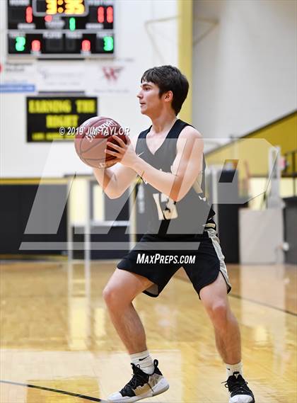 Thumbnail 3 in Graford vs Tolar (Fantasy of Lights tournament) photogallery.