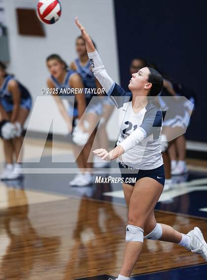 Thumbnail 3 in Goose Creek Memorial @ Kingwood photogallery.