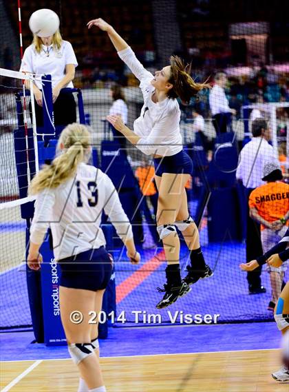 Thumbnail 3 in Mullen vs. Pueblo West (CHSAA 4A Playoff) photogallery.