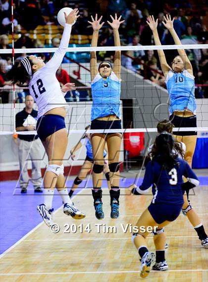 Thumbnail 1 in Mullen vs. Pueblo West (CHSAA 4A Playoff) photogallery.