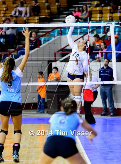 Thumbnail 2 in Mullen vs. Pueblo West (CHSAA 4A Playoff) photogallery.