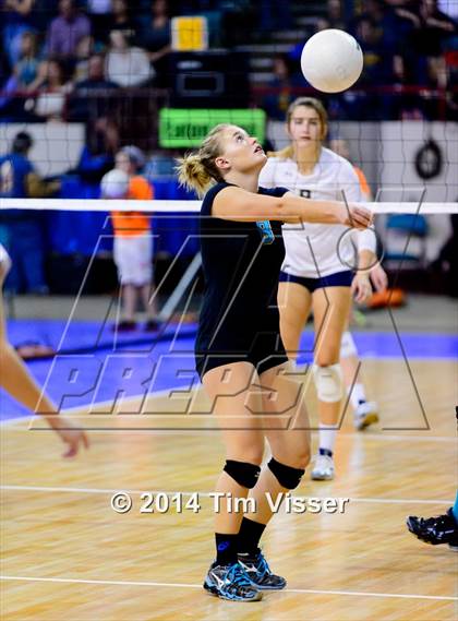 Thumbnail 2 in Mullen vs. Pueblo West (CHSAA 4A Playoff) photogallery.