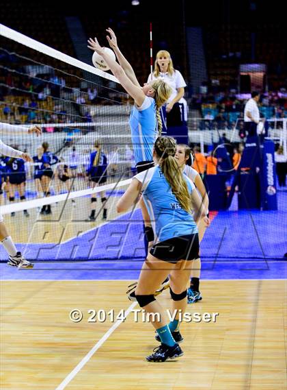 Thumbnail 3 in Mullen vs. Pueblo West (CHSAA 4A Playoff) photogallery.
