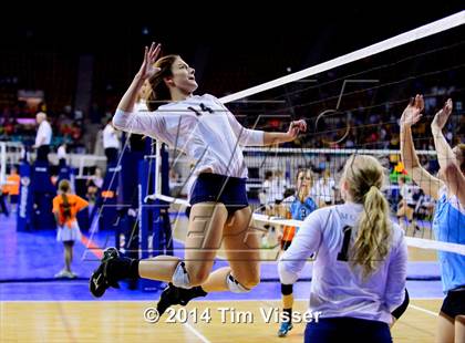 Thumbnail 3 in Mullen vs. Pueblo West (CHSAA 4A Playoff) photogallery.