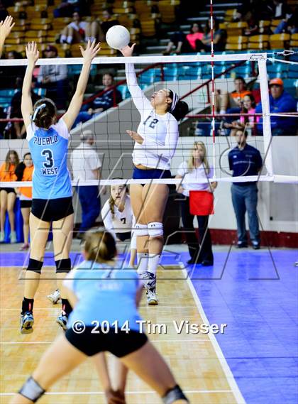 Thumbnail 3 in Mullen vs. Pueblo West (CHSAA 4A Playoff) photogallery.