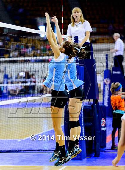 Thumbnail 2 in Mullen vs. Pueblo West (CHSAA 4A Playoff) photogallery.