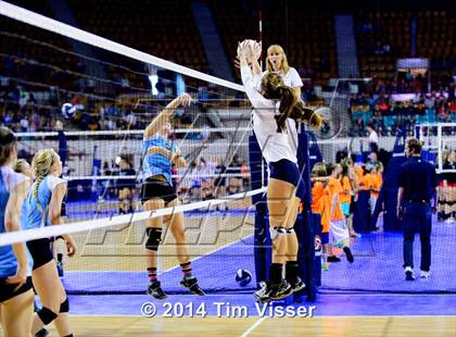 Thumbnail 2 in Mullen vs. Pueblo West (CHSAA 4A Playoff) photogallery.