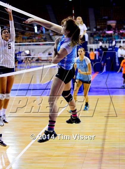 Thumbnail 3 in Mullen vs. Pueblo West (CHSAA 4A Playoff) photogallery.