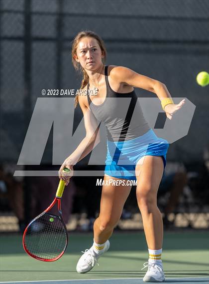 Thumbnail 3 in UHSAA 4A Semifinals photogallery.
