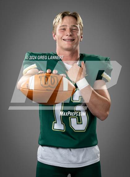 Thumbnail 2 in Casa Grande Senior Portraits photogallery.