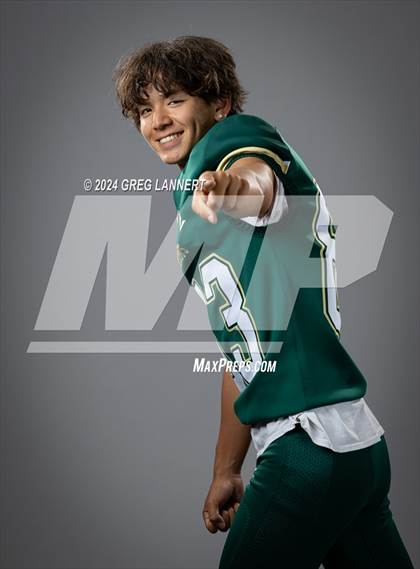 Thumbnail 3 in Casa Grande Senior Portraits photogallery.