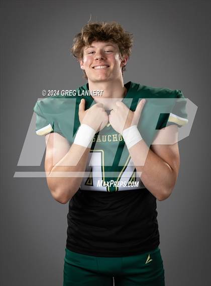 Thumbnail 2 in Casa Grande Senior Portraits photogallery.