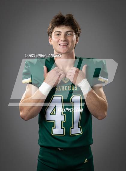 Thumbnail 2 in Casa Grande Senior Portraits photogallery.