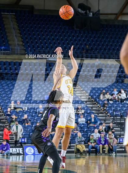 Thumbnail 1 in Garfield @ O'Dea (WIAA 3A Quarterfinals) photogallery.