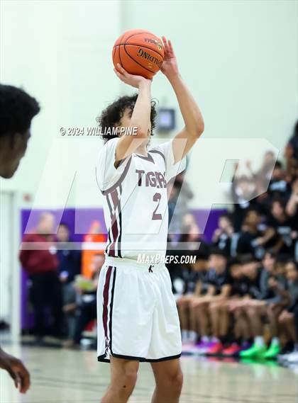 Thumbnail 3 in Monroe-Woodbury vs. Kingston (Section 9 Class AAA Final) photogallery.