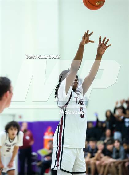 Thumbnail 3 in Monroe-Woodbury vs. Kingston (Section 9 Class AAA Final) photogallery.