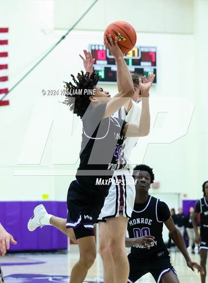 Thumbnail 3 in Monroe-Woodbury vs. Kingston (Section 9 Class AAA Final) photogallery.