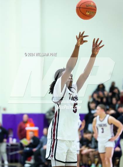 Thumbnail 2 in Monroe-Woodbury vs. Kingston (Section 9 Class AAA Final) photogallery.