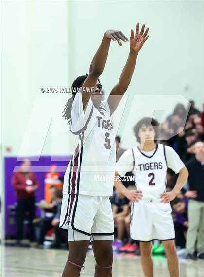 Thumbnail 1 in Monroe-Woodbury vs. Kingston (Section 9 Class AAA Final) photogallery.