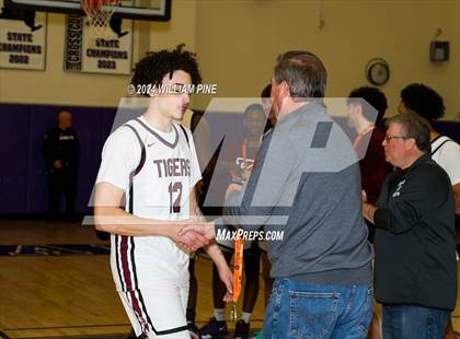 Thumbnail 1 in Monroe-Woodbury vs. Kingston (Section 9 Class AAA Final) photogallery.