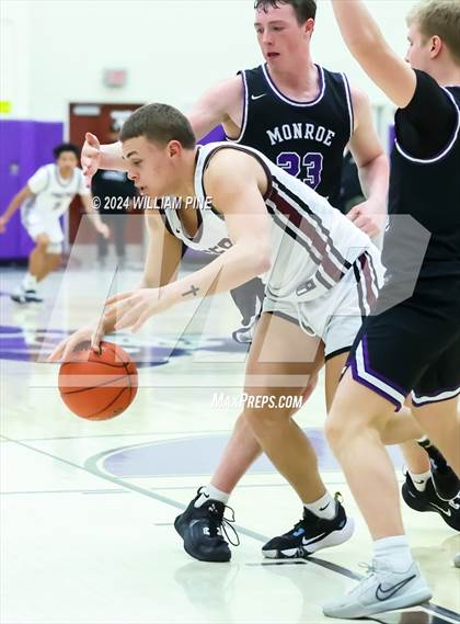 Thumbnail 2 in Monroe-Woodbury vs. Kingston (Section 9 Class AAA Final) photogallery.