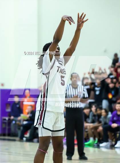 Thumbnail 2 in Monroe-Woodbury vs. Kingston (Section 9 Class AAA Final) photogallery.