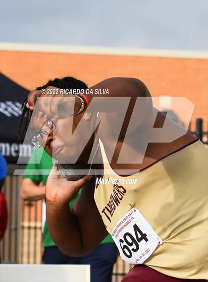 Thumbnail 2 in UIL 6A Region III Track & Field Meet photogallery.