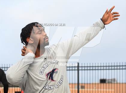 Thumbnail 1 in UIL 6A Region III Track & Field Meet photogallery.