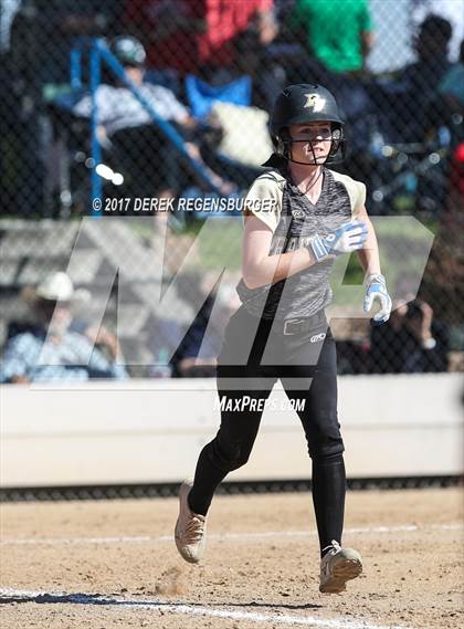 Thumbnail 3 in Prairie View vs. Loveland (CHSAA 5A Playoffs) photogallery.
