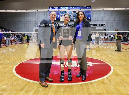 Thumbnail 2 in Gunter vs. Bushland (UIL 3A Volleyball Final) photogallery.
